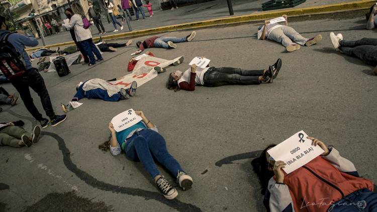 Para el personal sanitario, "La salud está por el piso"