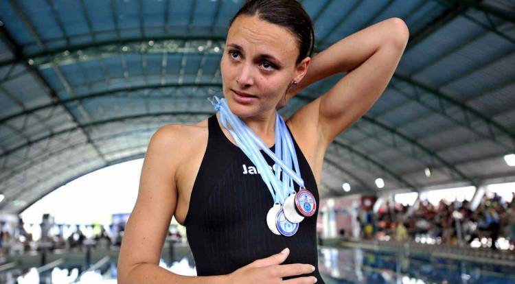 Georgina Bardach: Una nadadora diferente que dejó su impronta en la máxima competencia