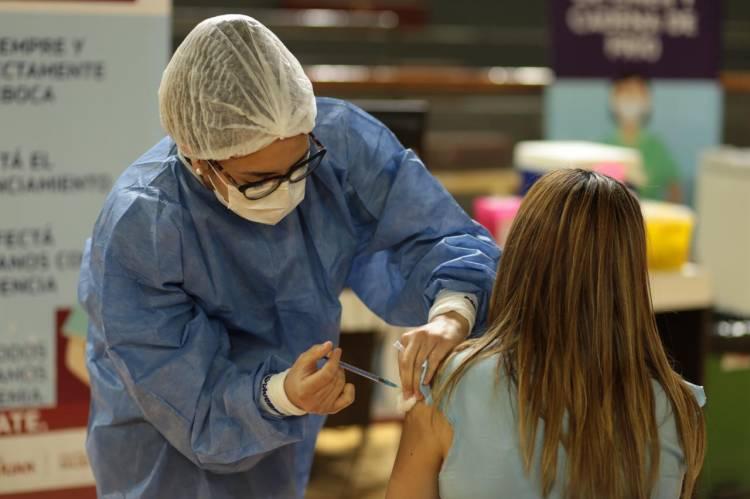 Córdoba comienza a vacunar a mayores de 45 años con comorbilidades