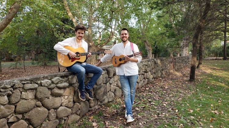 El grupo Dos Cabezas presenta su nuevo video filmado íntegramente en La Bolsa