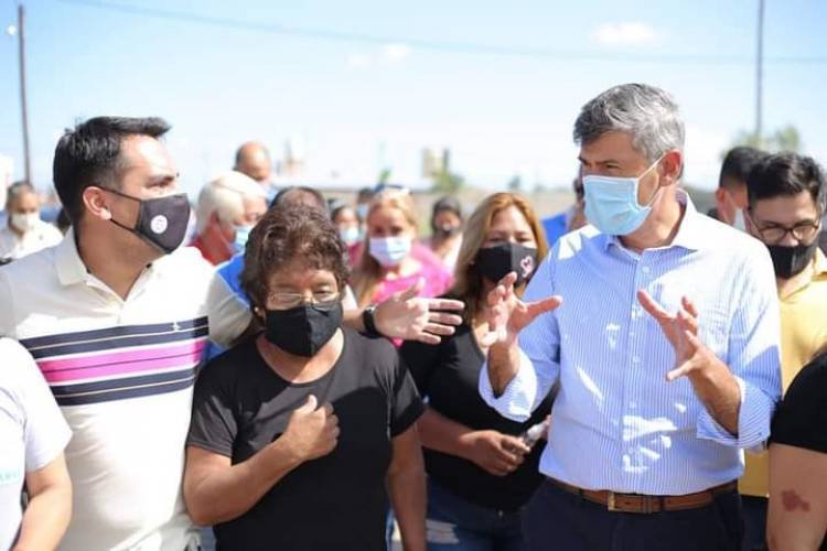 Desesperado pedido de los vecinos de Barrio Ecotierra "Nos prometieron luz y agua y no tenemos nada"