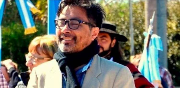 Periodista detenido en  violento episodio