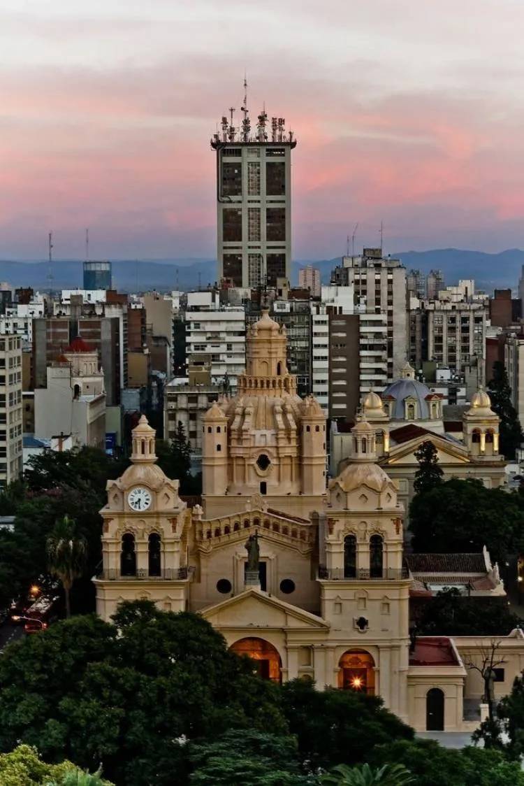 El aniversario de CÓRDOBA,  una de las ciudades fundadas por Jerónimo Luis de Cabrera
