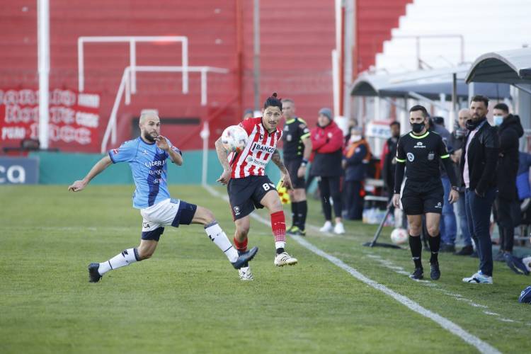 Instituto logró ganar en casa
