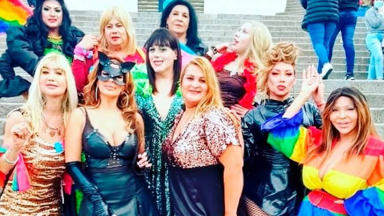 Noelia "La Gata" lanzó su nuevo video "Todos me miran"