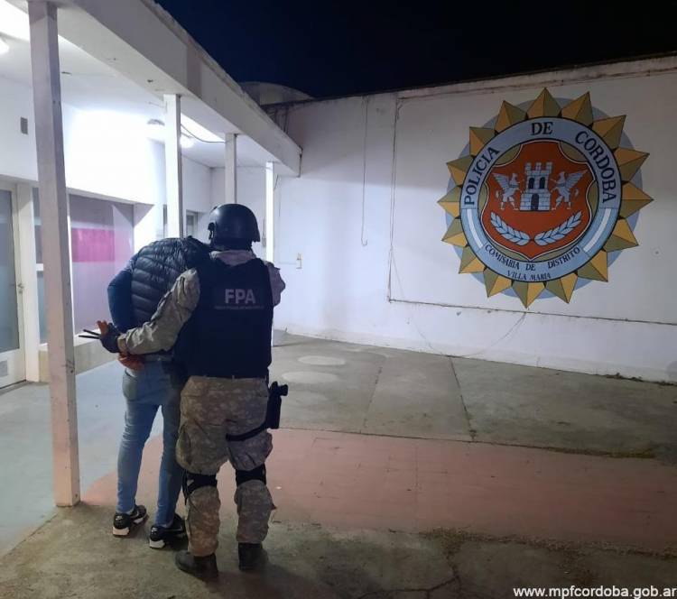 Por denuncias anónimas, detuvieron a dos personas que vendían drogas