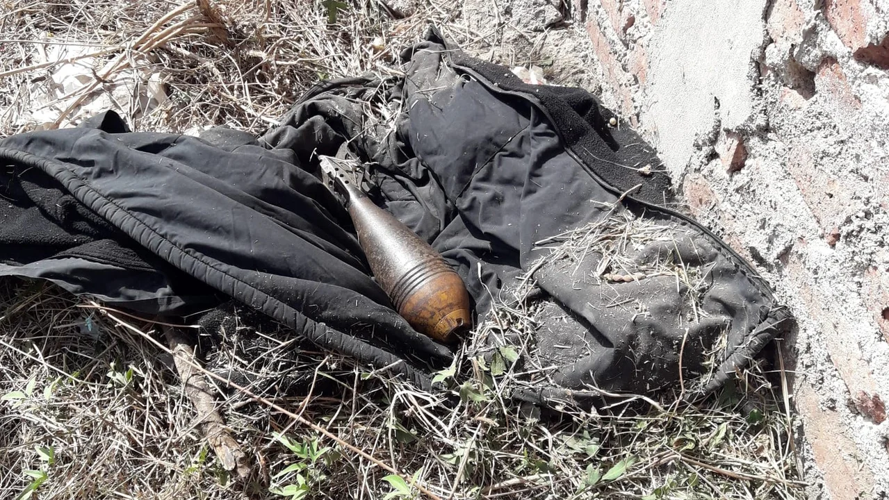 Villa Allende: encontraron un proyectil de mortero en un baldío 
