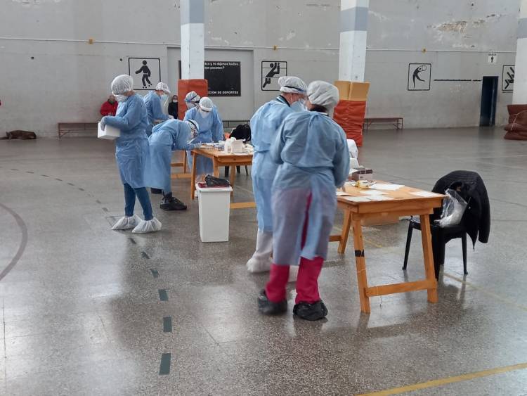 En los últimos siete días, hubo gran descenso de casos positivos por Covid-19