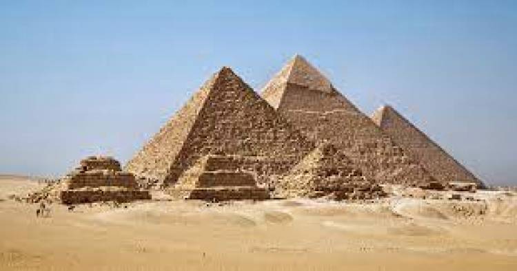 Descubren finalmente quién construyó las pirámides