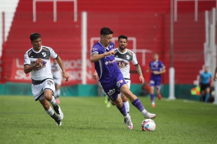 Instituto sigue sin rumbo y suma otra derrota