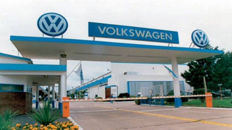 La planta de Córdoba de Volkswagen suspende producción por falta de semiconductores