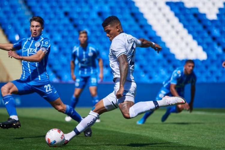 “T”riunfazo para seguir peleando el campeonato 