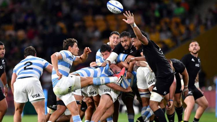 Pésima gira europea de los desdibujados Pumas argentinos
