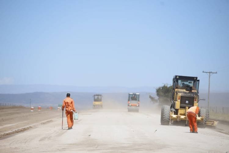 Avanza la obra de pavimentación del camino que une Corralito con la ruta 36