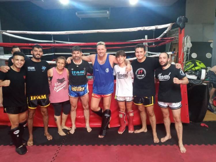 Cordobeses de La Falda competirán en Uruguay torneo de Kick Boxing