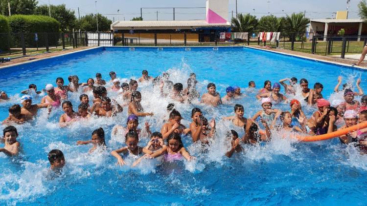 Comenzó la temporada de verano en Estación Juárez Celman