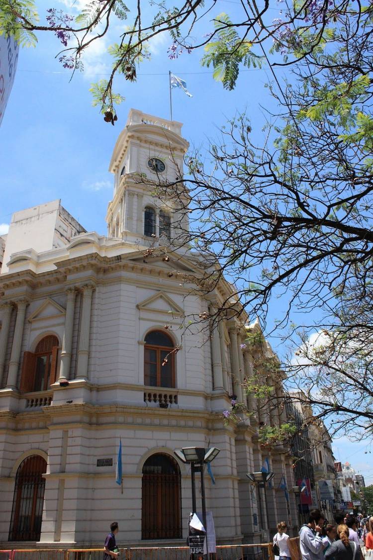 La antinomía Córdoba - Buenos Aires desde épocas de Sarmiento a la actualidad