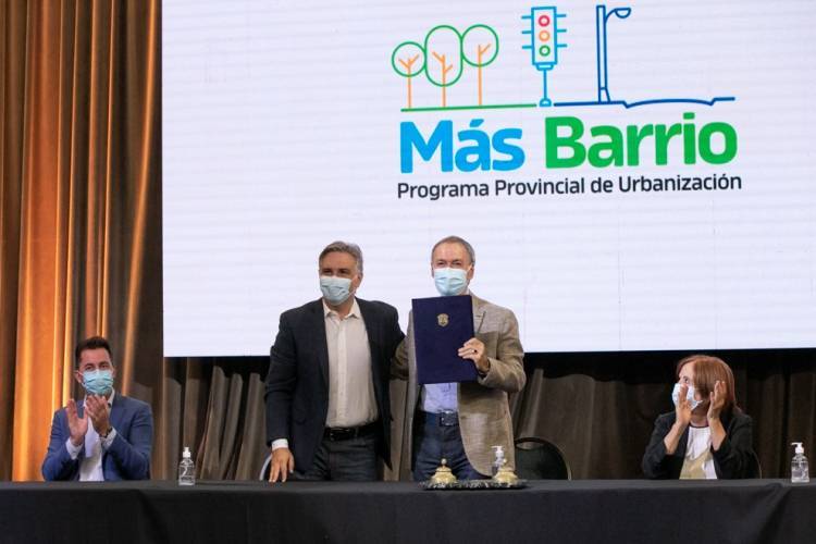 Schiaretti anunció obras de urbanización en 33 barrios de la Capital
