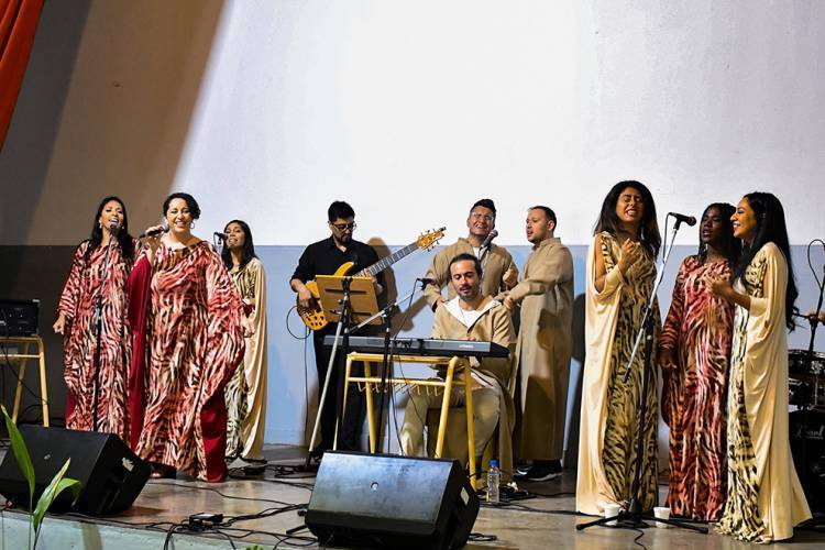 Comenzó el programa Arte y Cultura entre Muros,  con música Góspel  