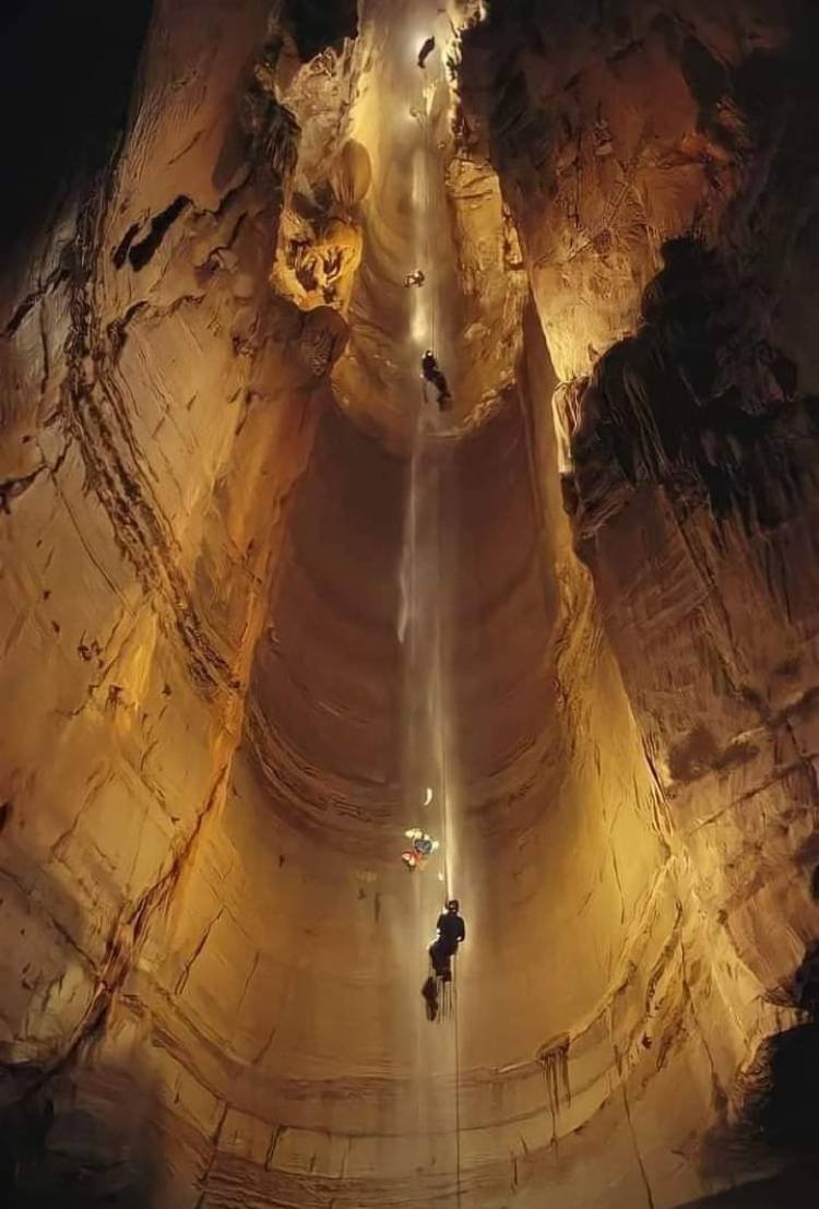 La Cueva de Voronia, cercano al centro de la Tierra