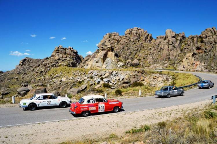 Autos clásicos correrán el Gran Premio de la Montaña Histórico