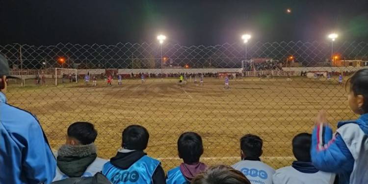 Más de 250 niños y niñas participan de partidos de la Liga Cordobesa de Fútbol.