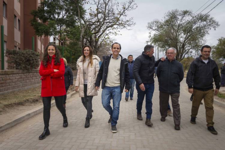 Habilitaron el adoquinado de 320 viviendas