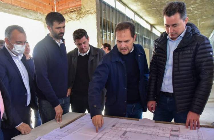 Calvo visitó Villa María para supervisar las obras de escuelas ProA