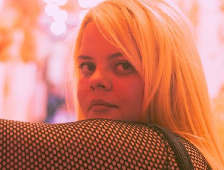 Mina Ramos se presenta en Casa Babylon