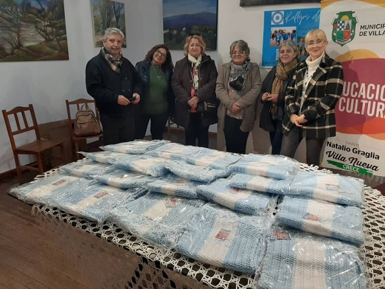 Villa Nueva: Excelente acción para enviar bufandas a ex combatientes de Malvinas