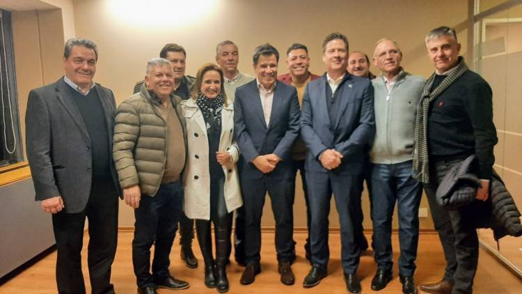 Intendentes radicales cordobeses se encolumnaron con Facundo Manes