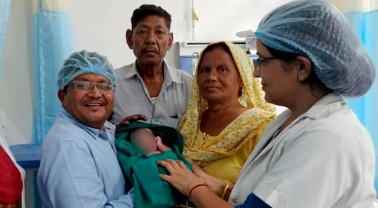 ¡Asombroso! Luego de 54 años de matrimonio, una mujer de 70 años fue mamá por primera vez
