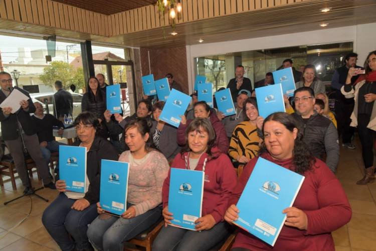 Vecinos de San Marcos Sud recibieron escrituras sociales