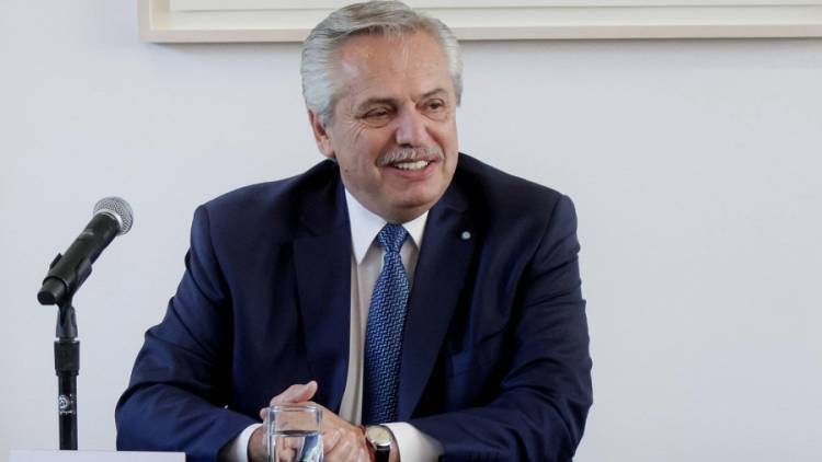El Presidente encabeza en Córdoba la firma del contrato para desarrollar el lanzador argentino de satélites