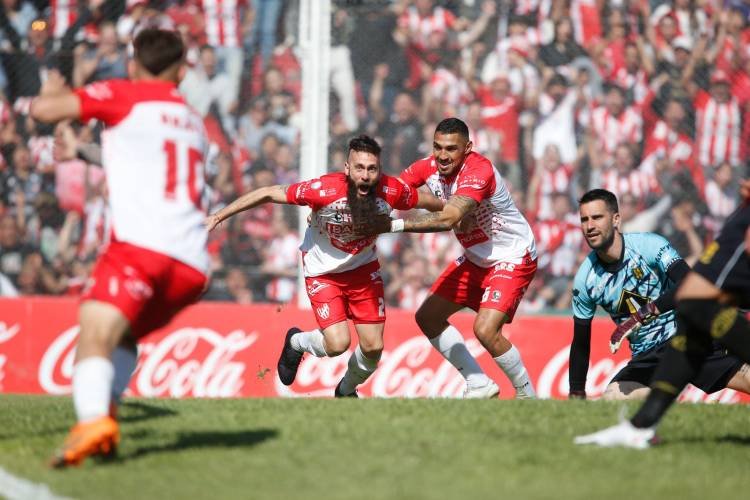 Instituto subcampeón y a dos pasos del ascenso 