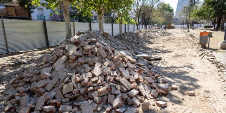 Comenzó la renovación de Plaza Alberdi