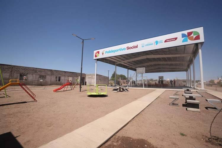 En Deán Funes, inauguraron un nuevo polideportivo social