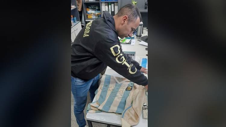 Recuperaron cuatro camisetas de la Selección usadas por Caniggia