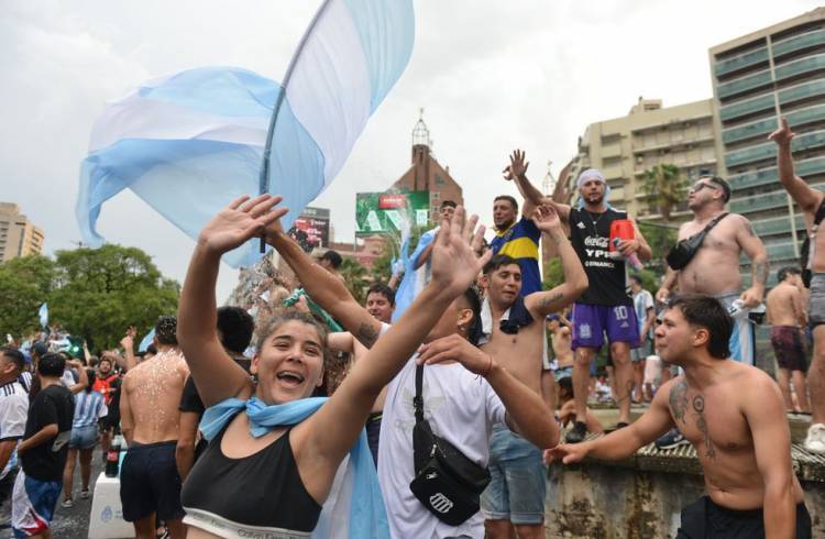 Hinchas argentinos festejaron en todo el MUNDO