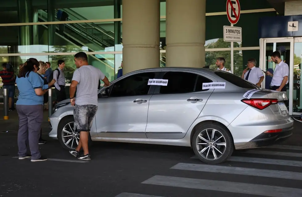 En el Aeropuerto de Córdoba incautan autos que trabajan con Uber