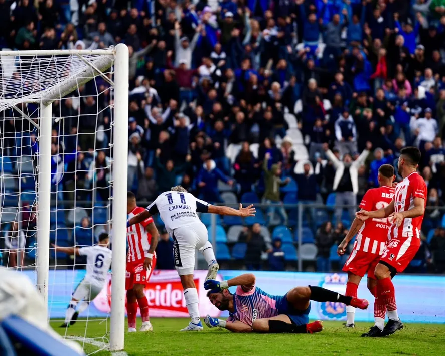 La Gloria no pudo con el Lobo Platense