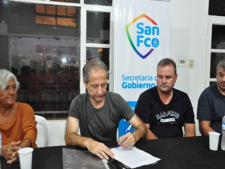 Anunciaron el Plan de Natación para el Adulto Mayor