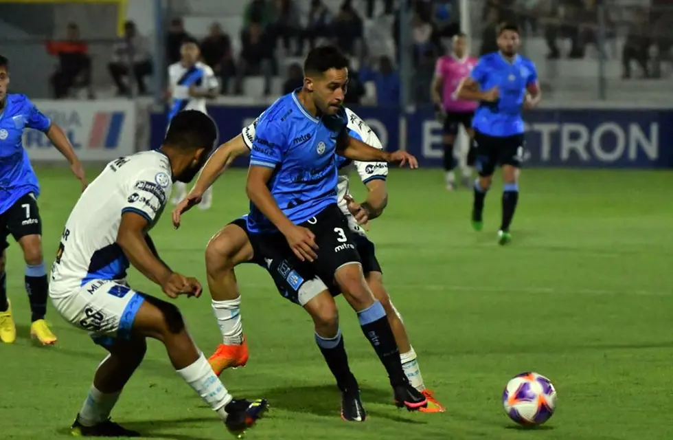 Sigue el fútbol, ayer en el ascenso ganó Estudiantes de Río Cuarto