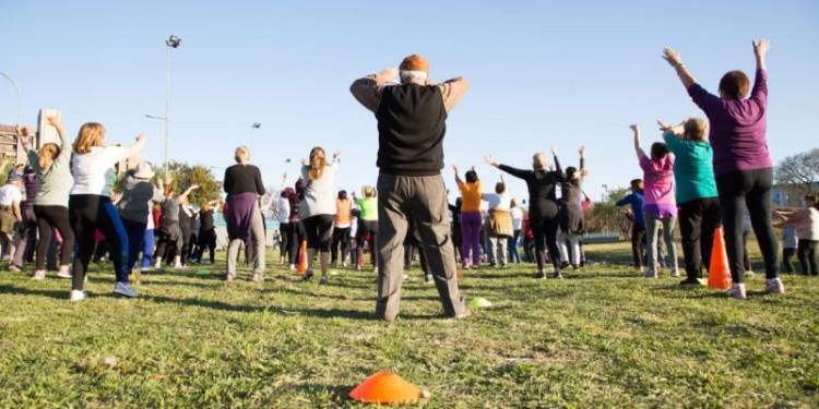 Llegó abril para disfrutar de nuevas actividades en el renovado espacio verde de la Costanera