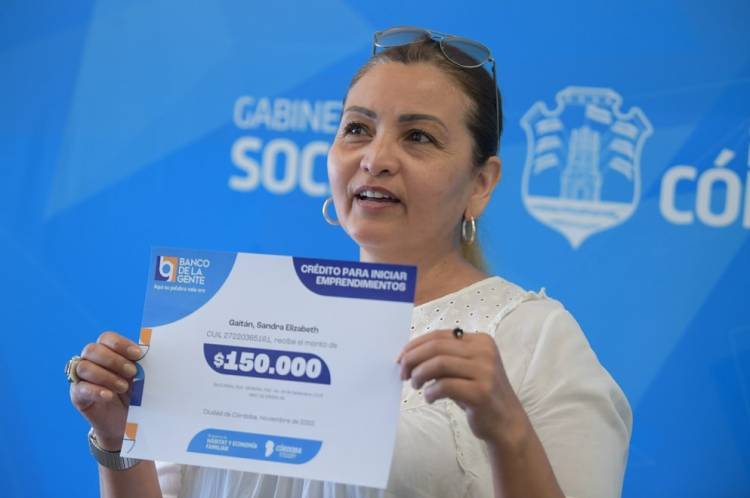 Familias de Morteros recibieron créditos del Banco de la Gente