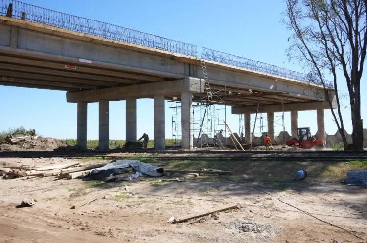 En el departamento Tercero Arriba, se encuentran en pleno avance obras viales para el sector productivo