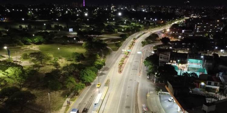 Desde ahora, la avenida Sabattini se encuentra totalmente iluminada