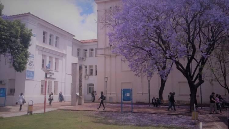 Grave acusación y pedido de penas para profesor de la UNC
