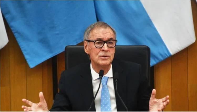 Córdoba presentará un amparo contra la resolución del BCRA que impide a las provincias comprar dólares para pagar deudas