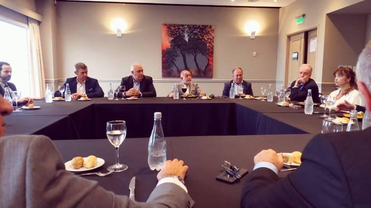 Luis Juez se reunió con el G6 empresarial y con el Consorcio Caminero